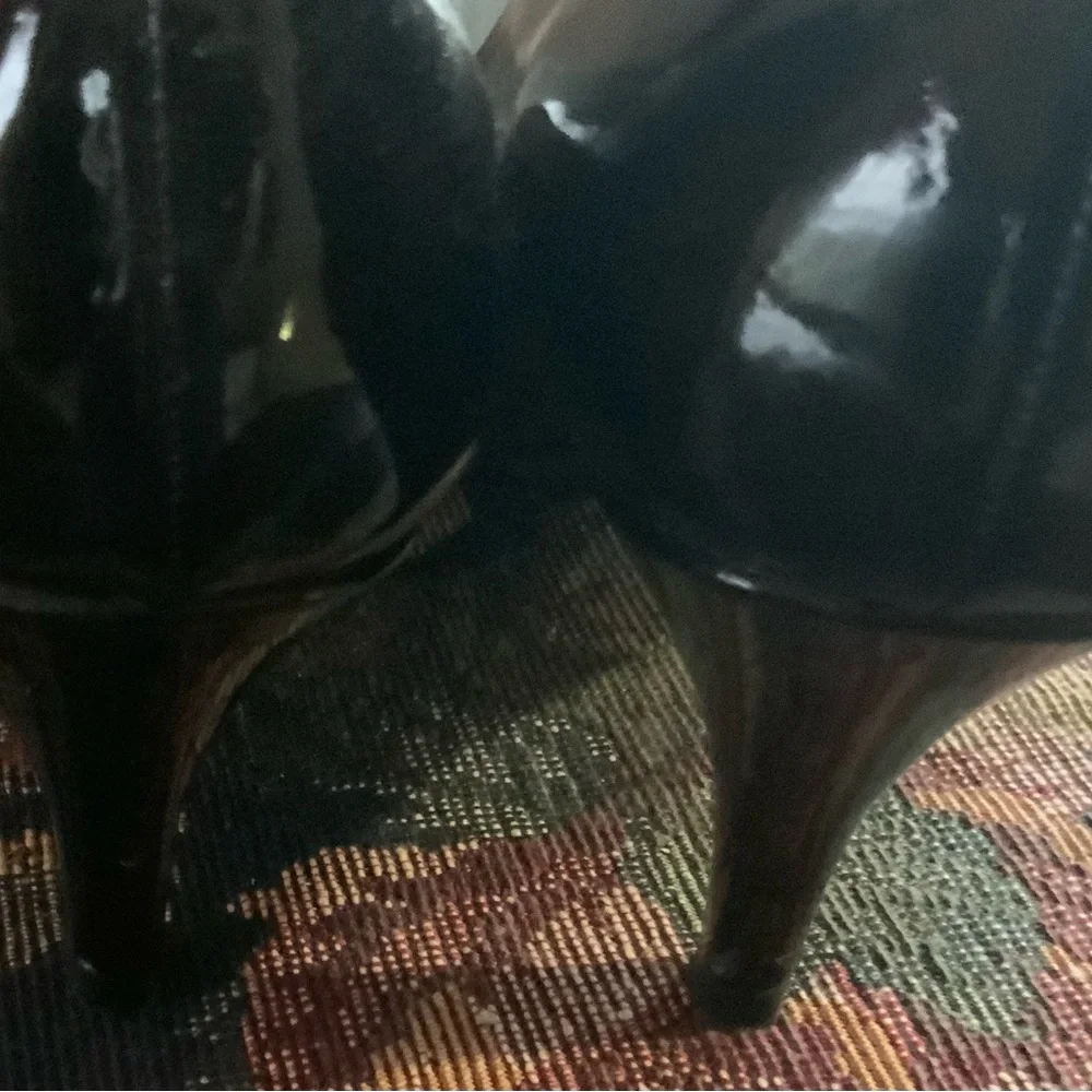 Woman’s black heels by Ellen Tracy size 6.5 - Picture 4 of 7